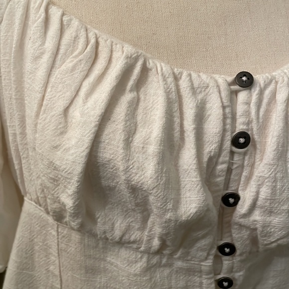 Adorable! Free People, empire waist cotton, button front blouse. Lovely drape. - Picture 2 of 12